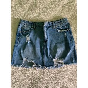 Frayed mini Jean skirt